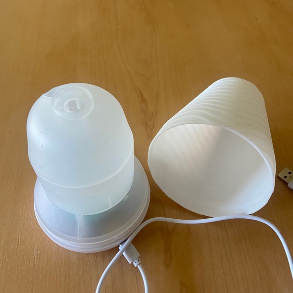 Essential Oil Diffuser - Picture 2 of 3